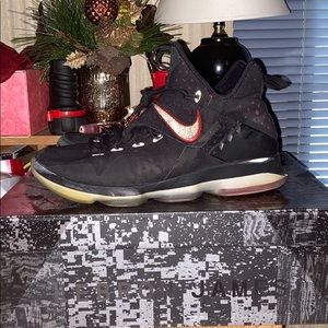 Nike LeBron 14 Bred